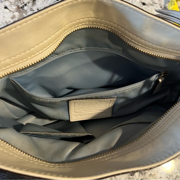 COACH M1082-F12671 Zoe Hobo Shoulder Bag cream winter white gold lt blue lining - Picture 7 of 13